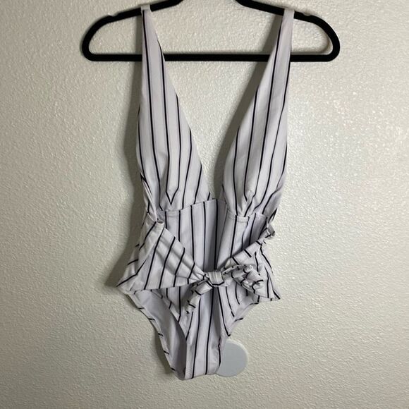 NWT- CUPSHE plunging striped cheeky one piece- Size large - Picture 1 of 11